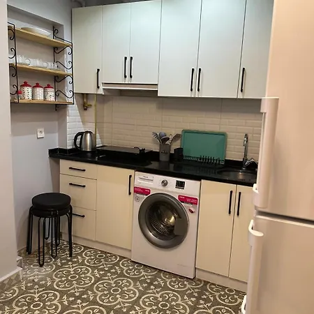 דירה Ozcans Sururi Pera Flats 2 *