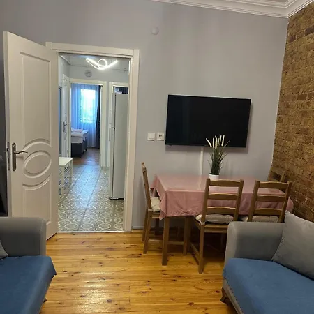 Ozcans Sururi Pera Flats 2 דירה