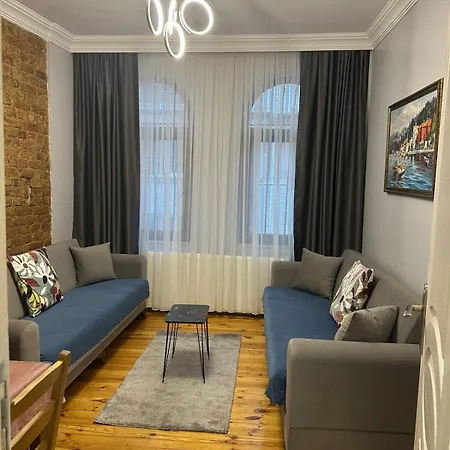 Ozcans Sururi Pera Flats 2 דירה *